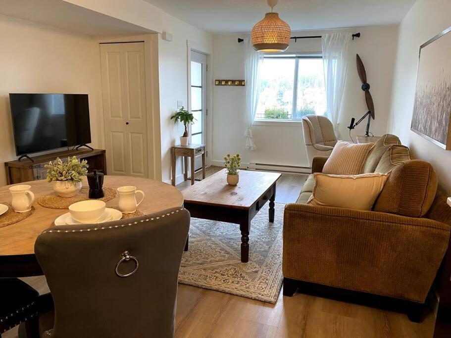 Cozy Lakeview Suite Victoria Exterior foto