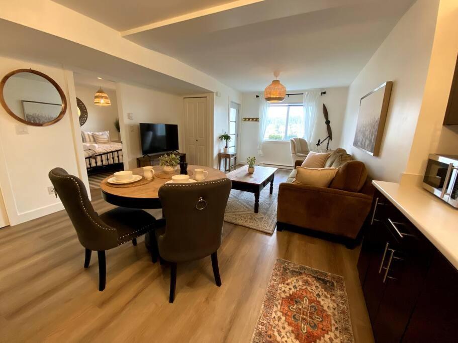 Cozy Lakeview Suite Victoria Exterior foto