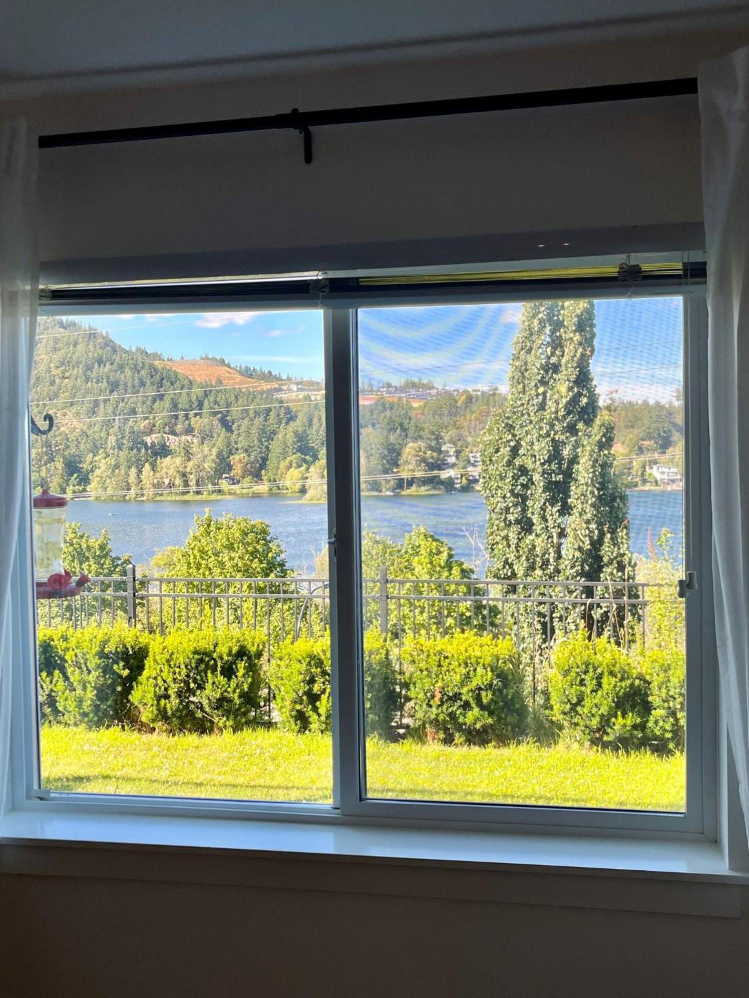 Cozy Lakeview Suite Victoria Exterior foto